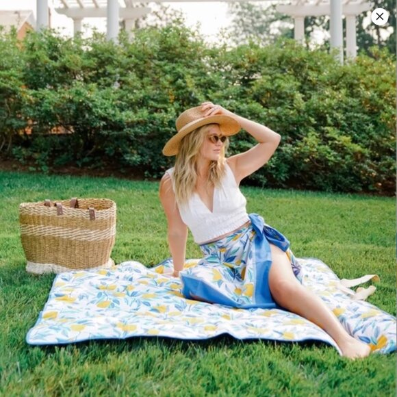 Printfresh Roll Up Picnic Beach Blanket Lemon Zest - Picture 1 of 7